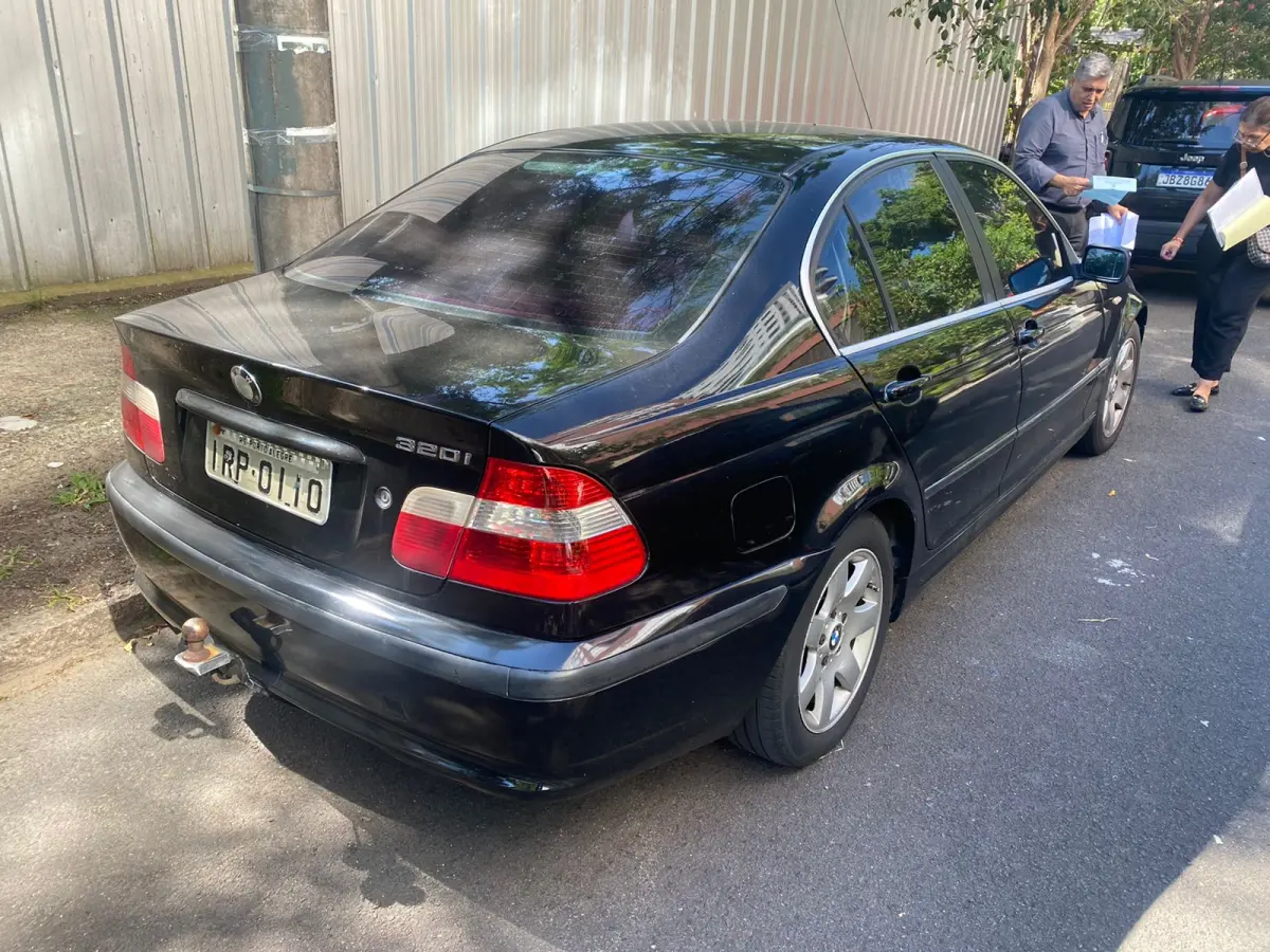 LOTE 015 - BMW 320 I , ano 03/04, placa IRP0110
