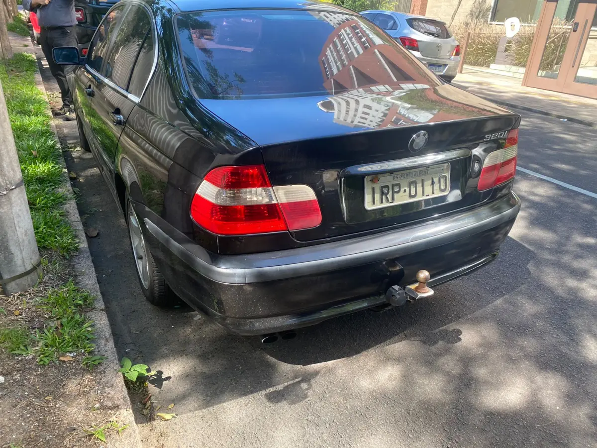 LOTE 015 - BMW 320 I , ano 03/04, placa IRP0110