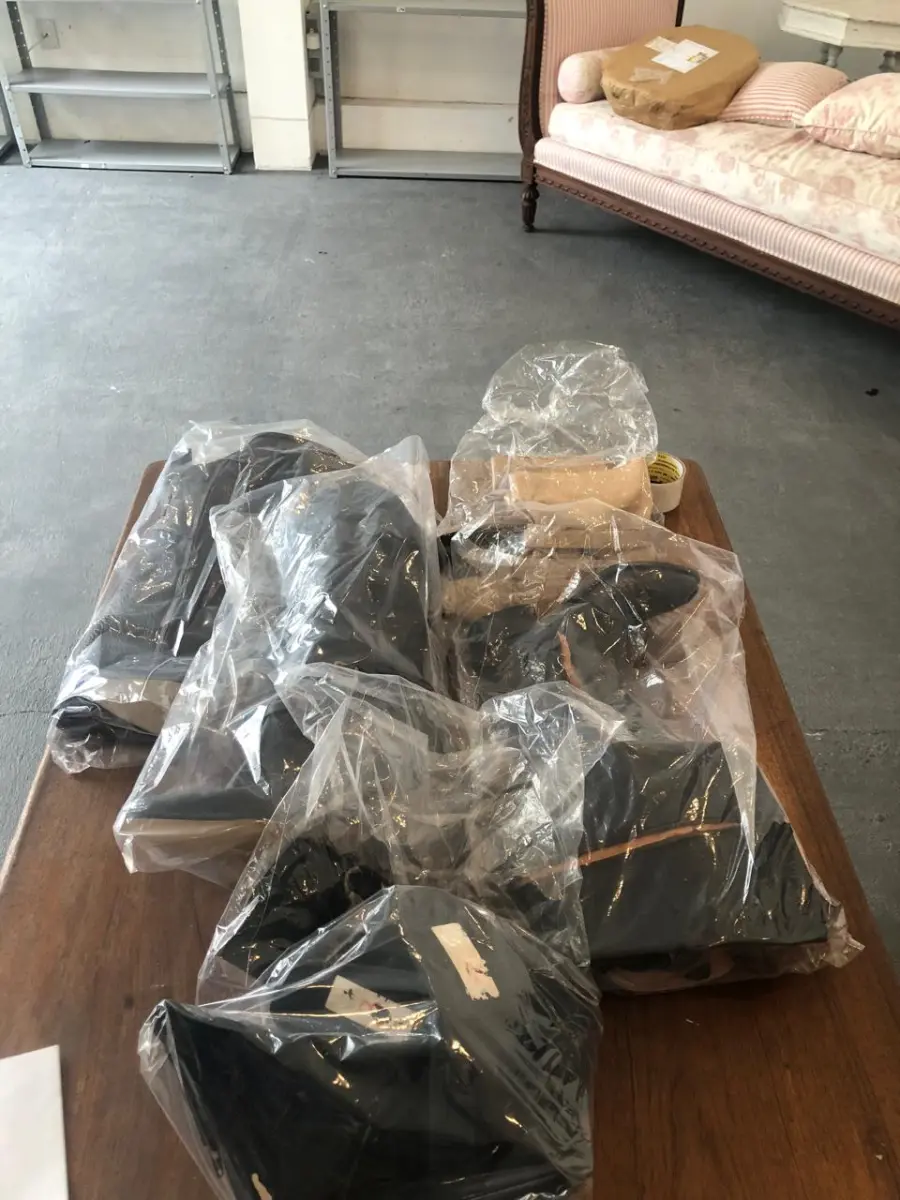 LOTE 014 - Lote composto de roupas diversas