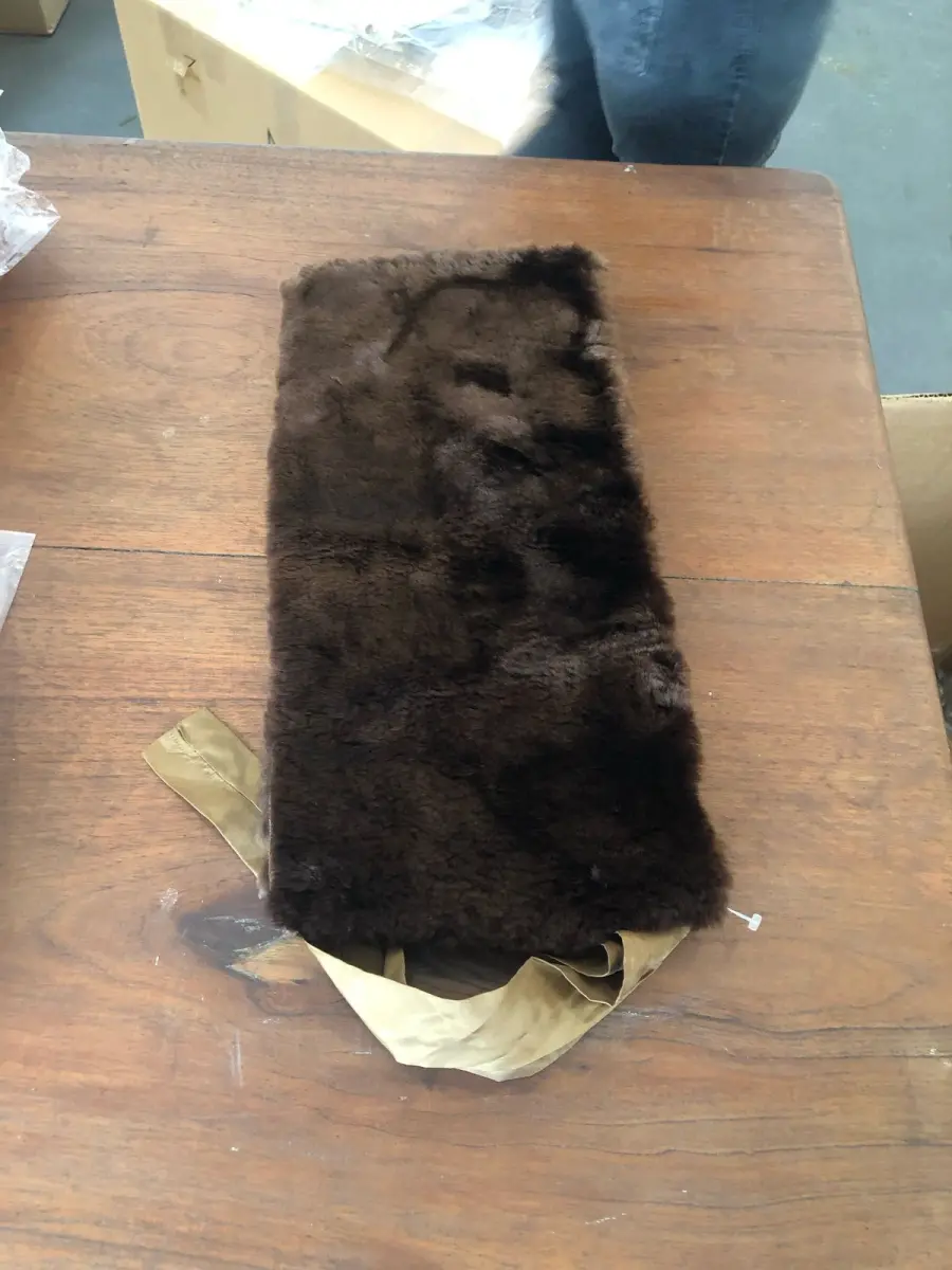LOTE 014 - Lote composto de roupas diversas