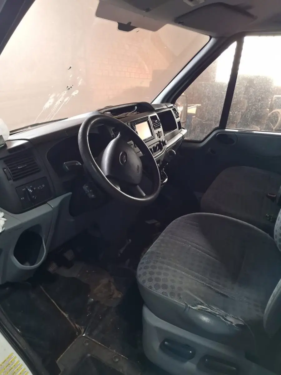 LOTE 004 - Ambulância Modelo Transit 350L, ano e modelo 2013, marca Ford, diesel