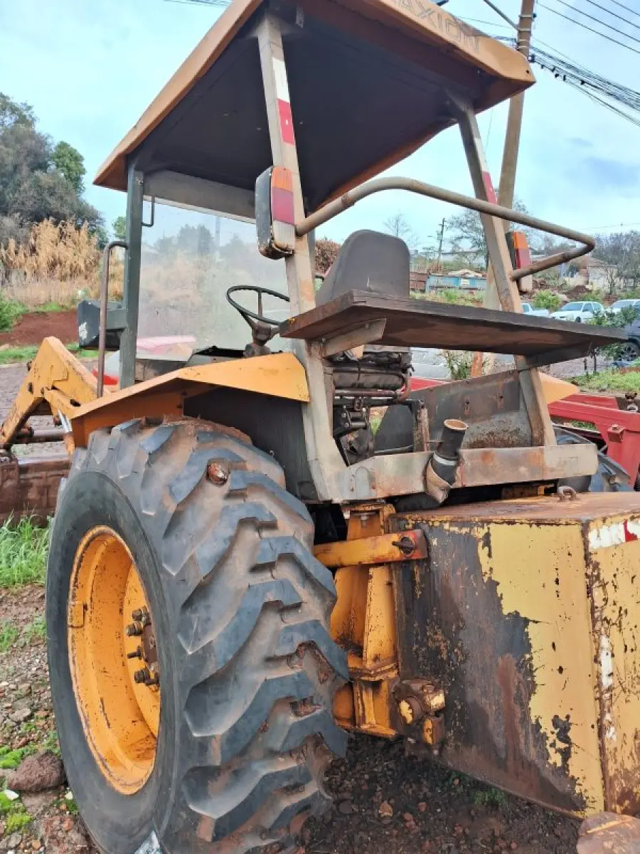 LOTE 010 - Retro Escavadeira Maxion 750, cor amarela, ano 1993