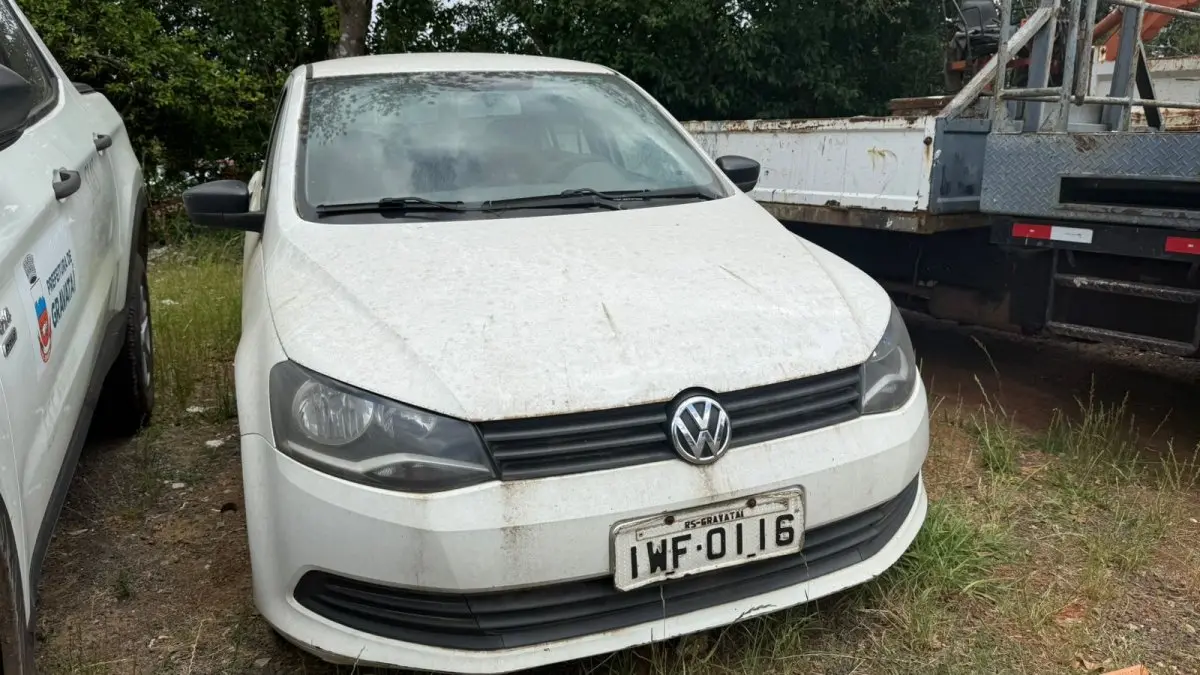 LOTE 001 - Volkswagen Voyage - 2014/2015