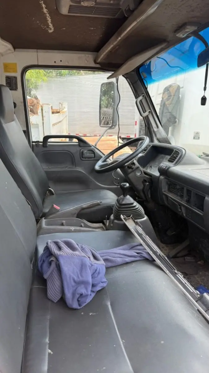 LOTE 003 - Caminhão GMC/7110, ano 1998/1999