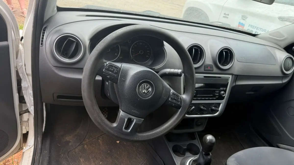 LOTE 001 - Volkswagen Voyage - 2014/2015