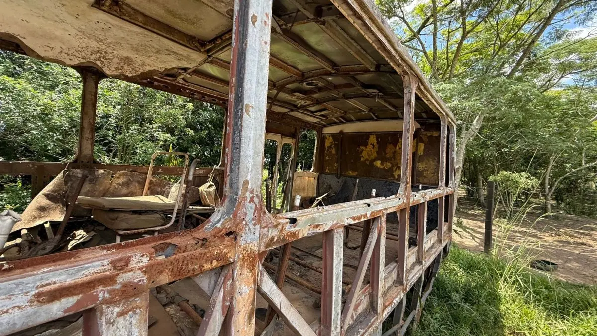 LOTE 016 - Lote de sucatas de veículos