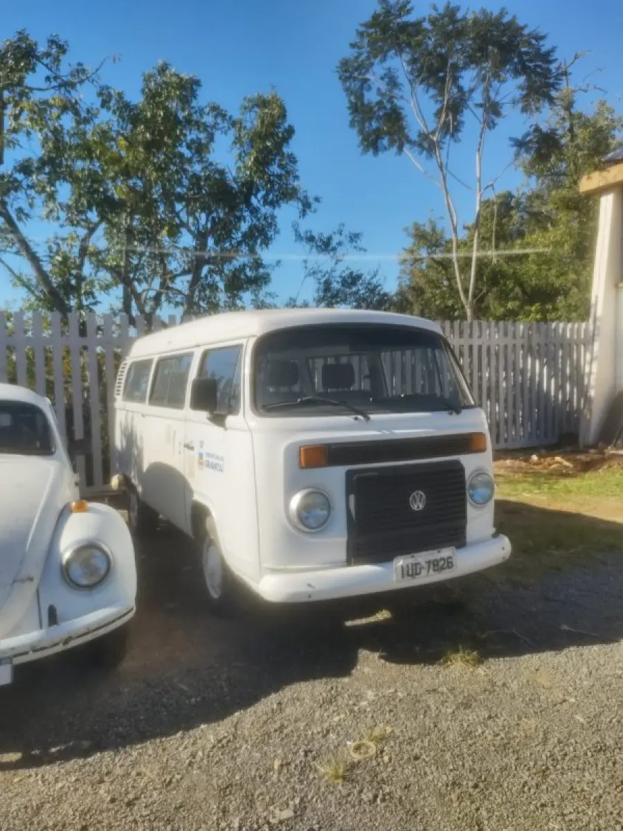 LOTE 008 - VW/KOMBI, ano 2012/2013