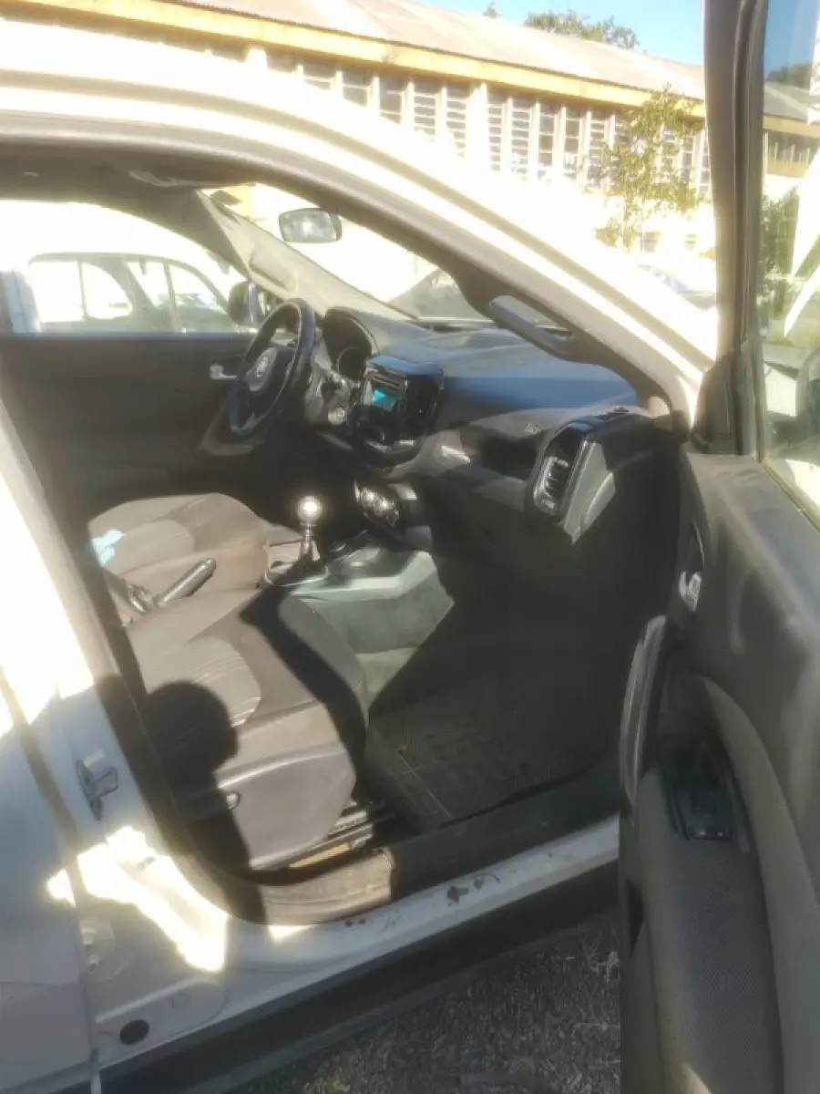 LOTE 002 - FIAT TORO, ano 2017/2018.