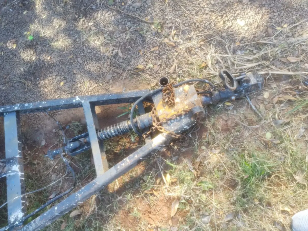 LOTE 011 - Reboque. ano 1999/1999