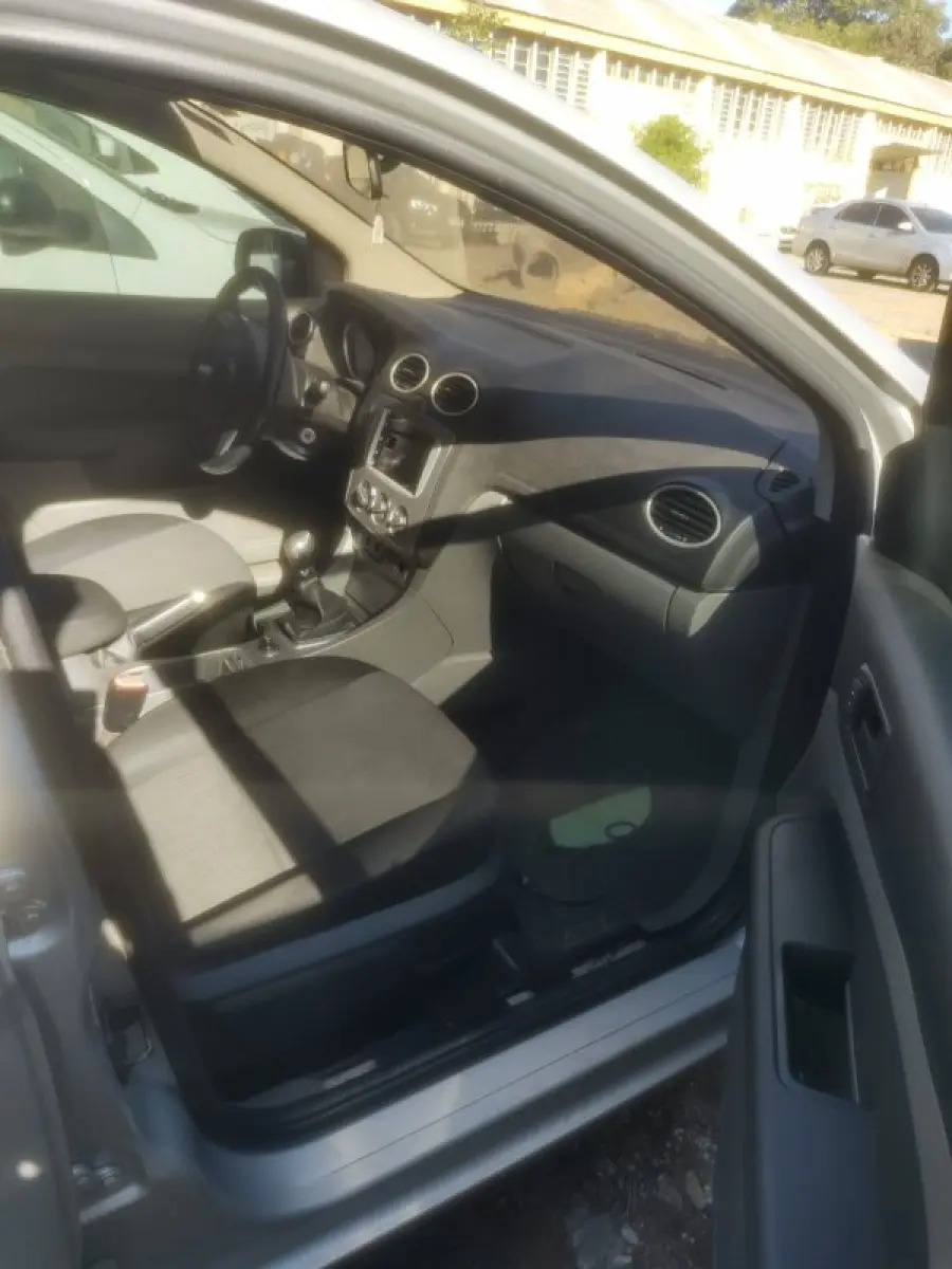LOTE 006 - FORD/FOCUS, ano 2011/2012.