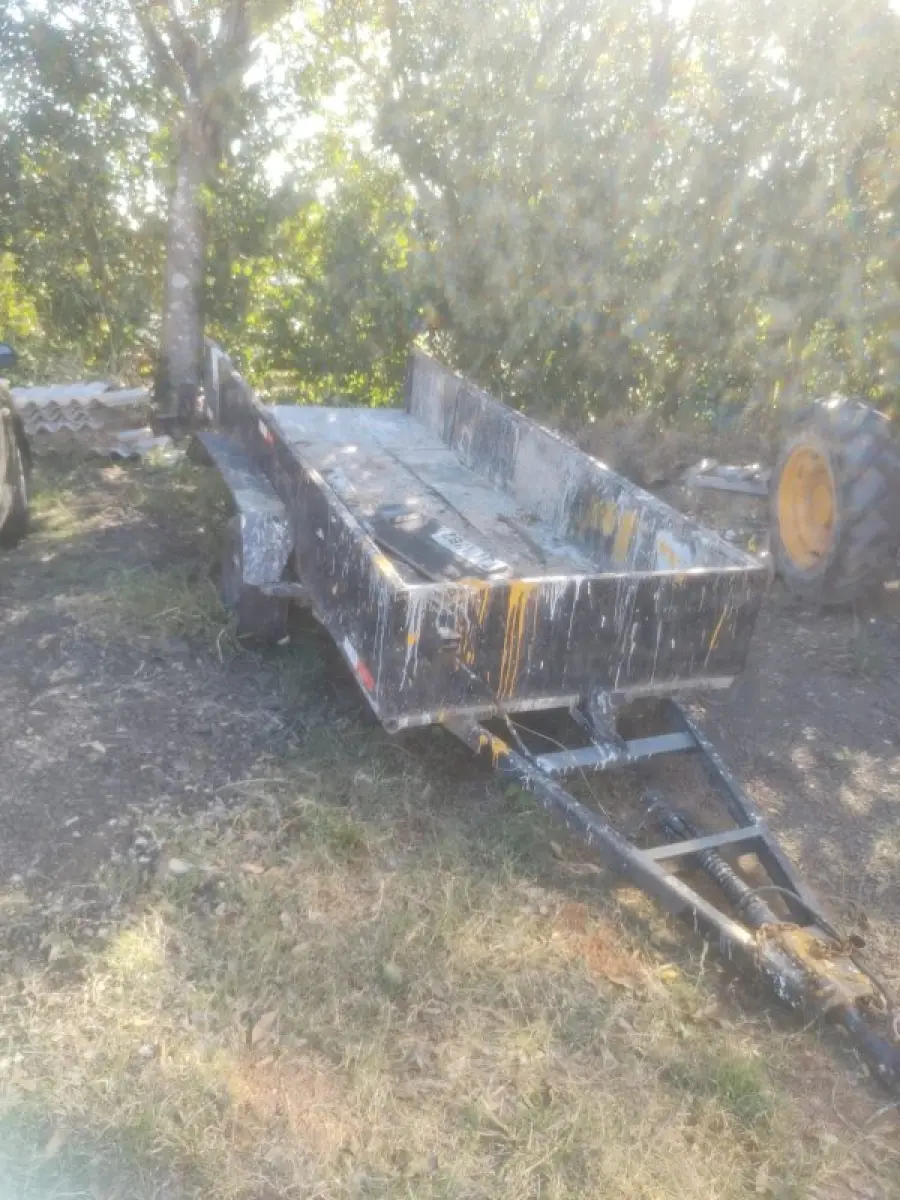 LOTE 011 - Reboque. ano 1999/1999
