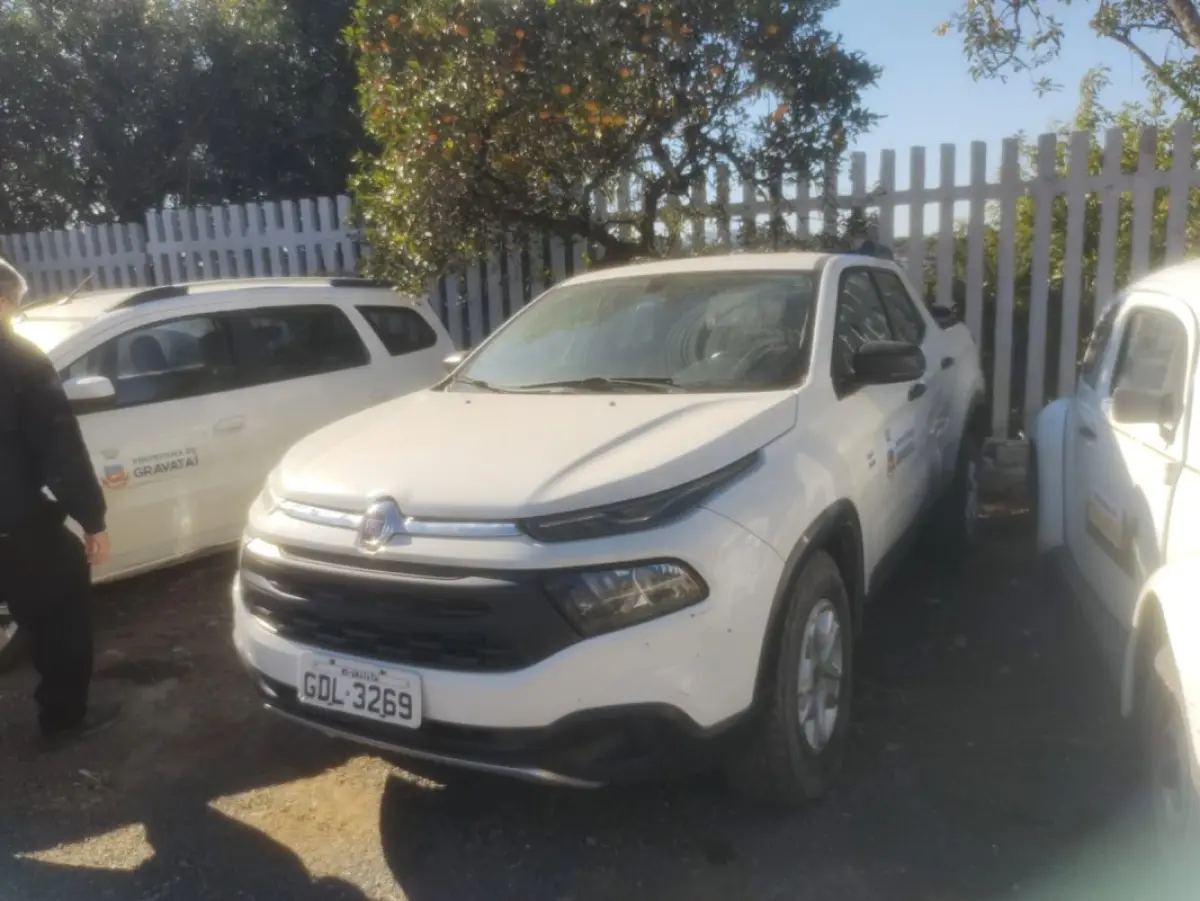 LOTE 002 - FIAT TORO, ano 2017/2018.