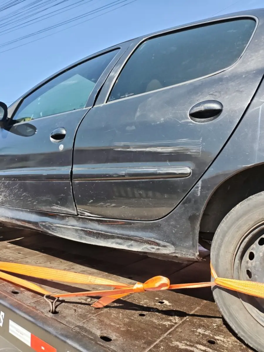 LOTE 001 - Peugeot/207 Passion XR Flex - Ano/modelo 2010/2011