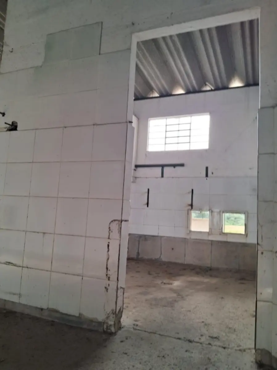 LOTE 001 - Imóvel - Prédio em Alvenaria (industrial), na Estrada do Salso -  Pelotas/RS
