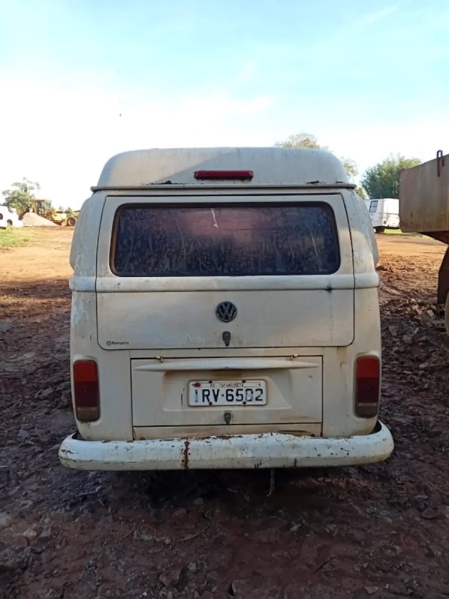 LOTE 011 - KOMBI FURGÃO, ANO 2011