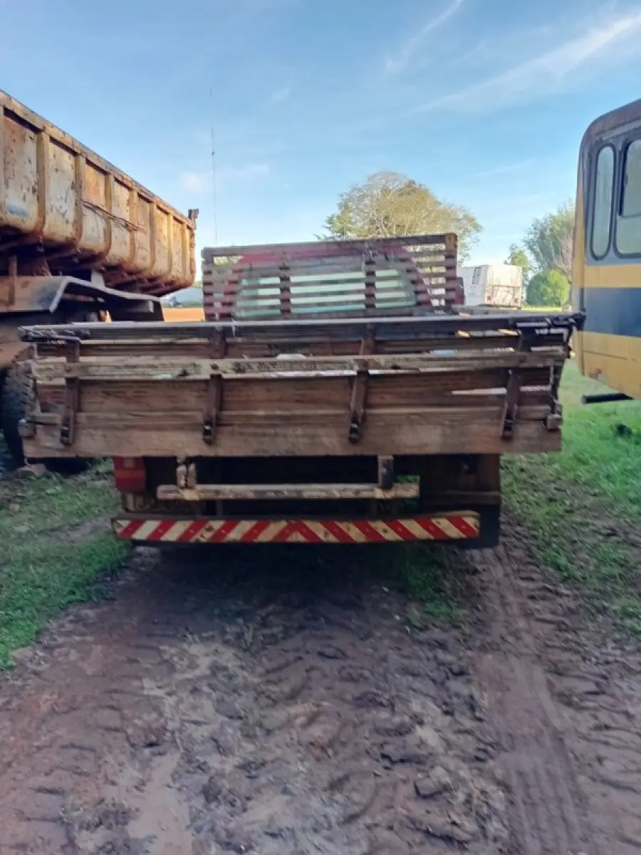LOTE 019 - FORD F350 ANO 2000