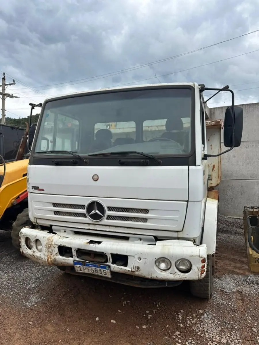 Foto de CAMINHÃO BASCULANTE 1718 4X2 - ANO/MODELO 2009