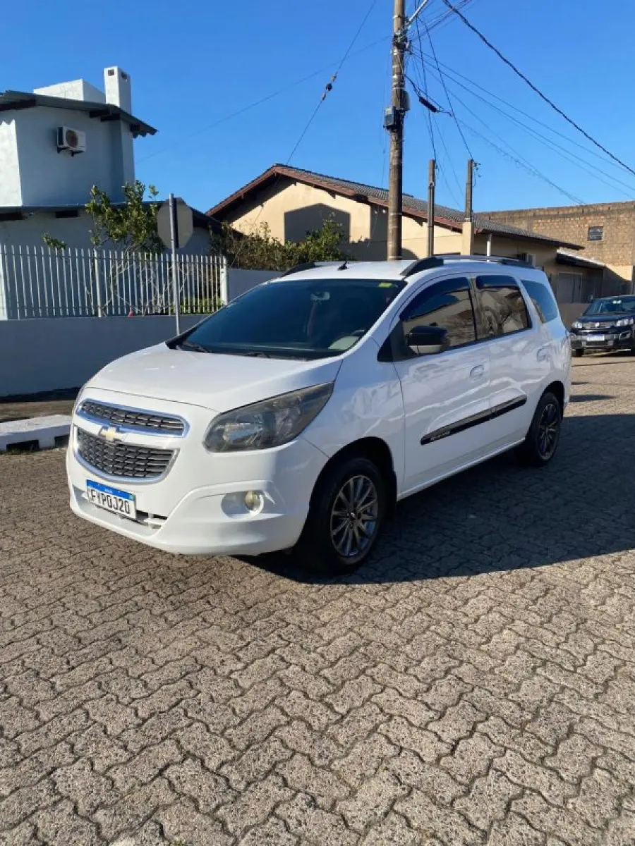 LOTE 006 - CHEVROLET SPIN 1.8 2015, COMPLETA, 5 lugares