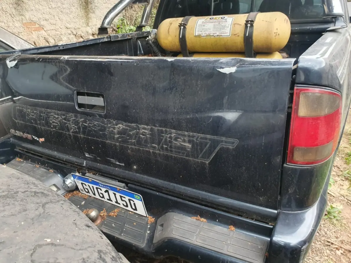 LOTE 001 - GM/S10 Executive D - Ano 1999 modelo 2000