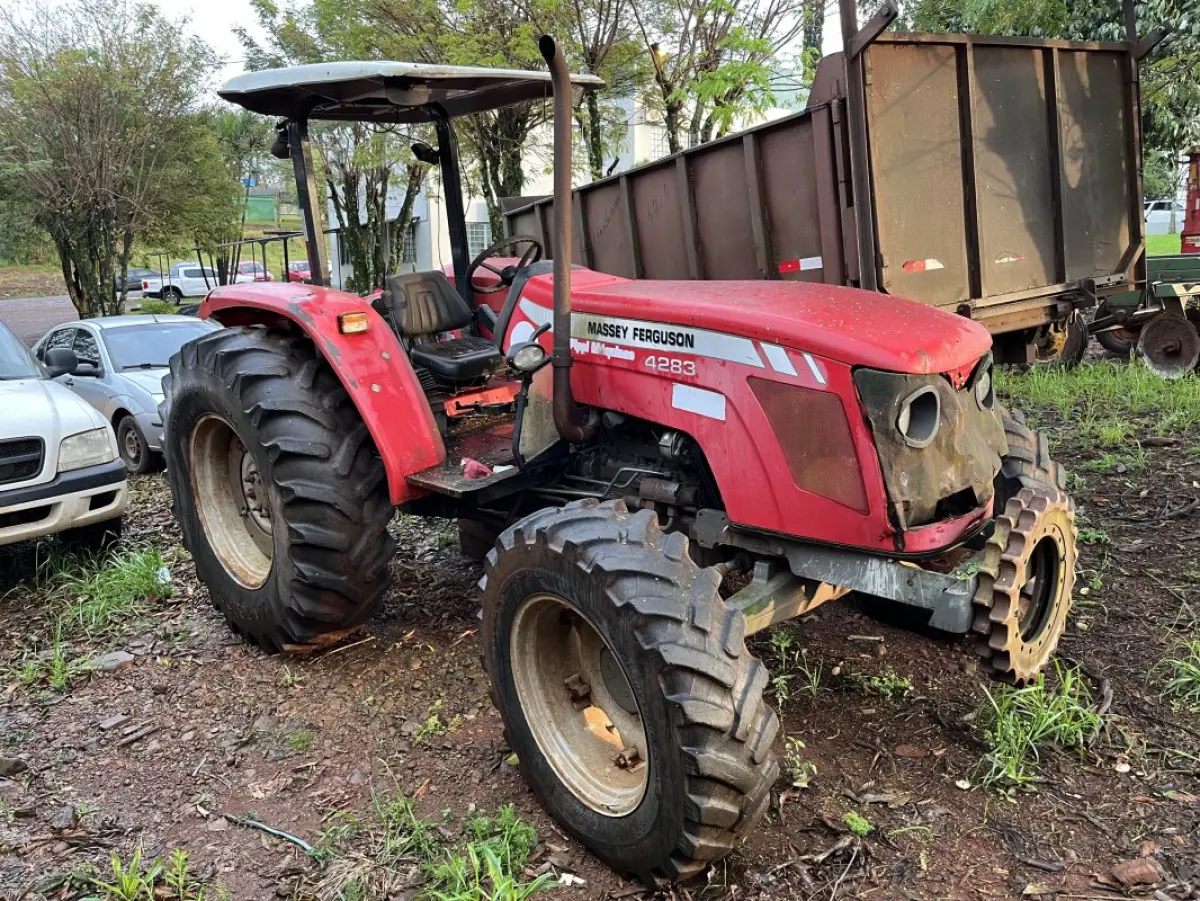 LOTE 007 - TRATOR MASSEY FERGUSON MODELO 4283 - SERIE - 4283408011