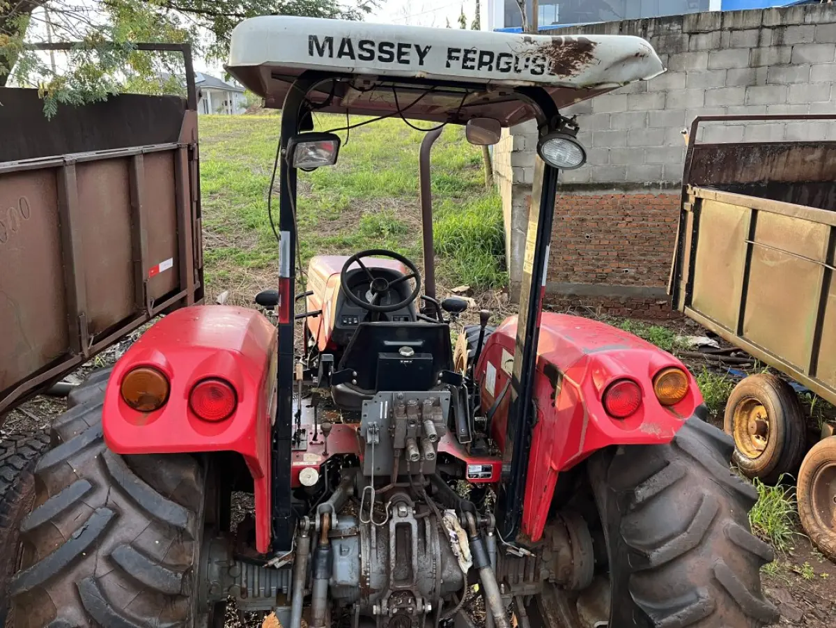 LOTE 007 - TRATOR MASSEY FERGUSON MODELO 4283 - SERIE - 4283408011
