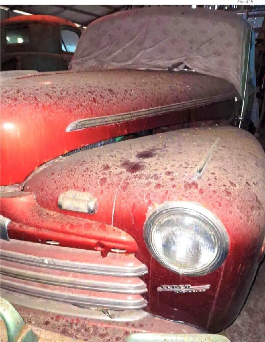 LOTE 001 - Automóvel - IMP/FORD Coupê
