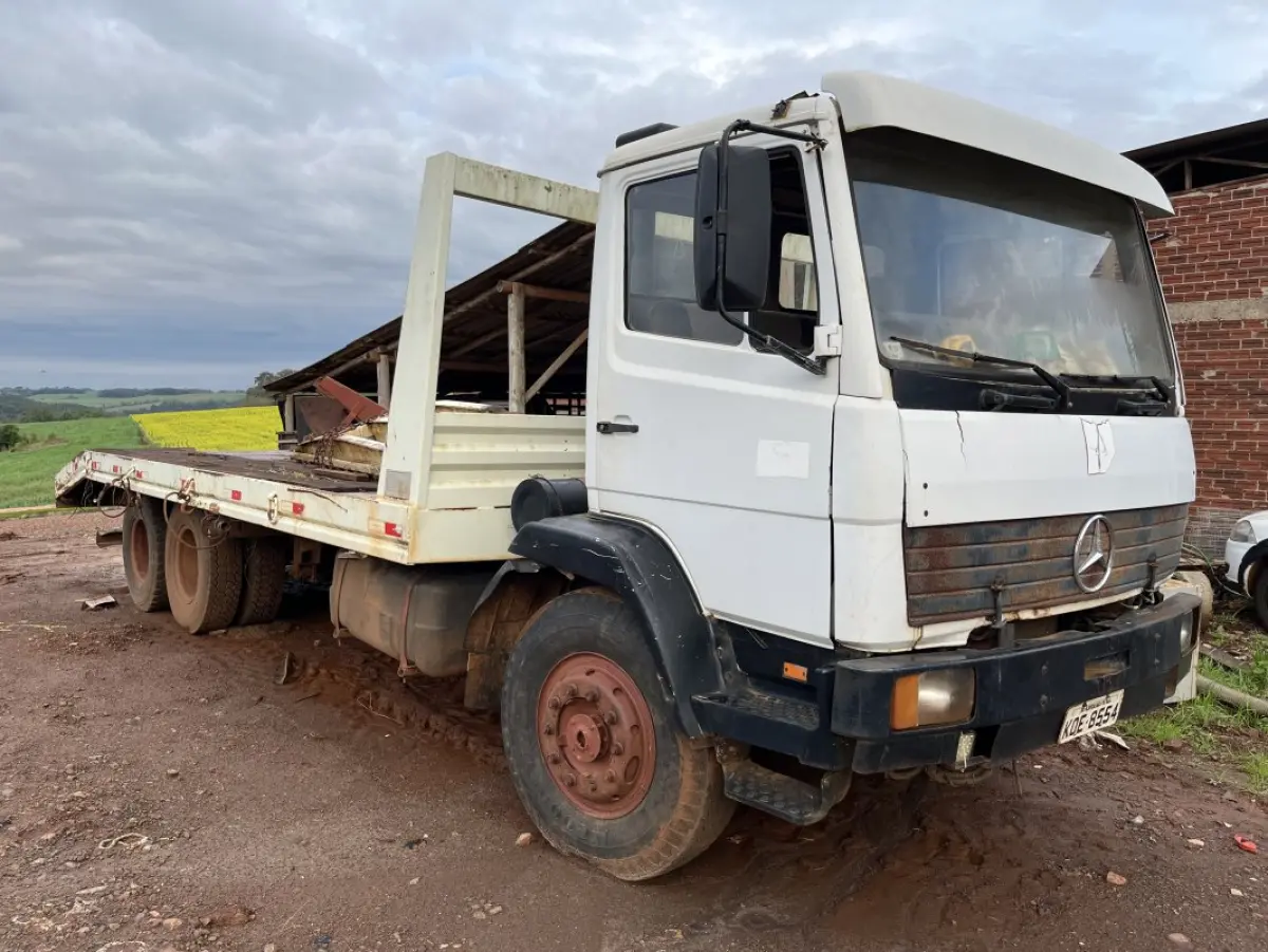 LOTE 017 - CAMINHÃO MERCEDES BENZ/1718 ANO DE MODELO 1996