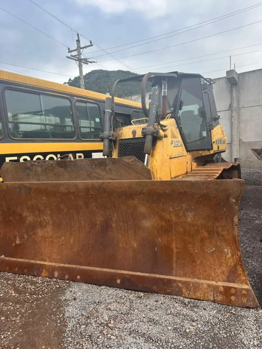 LOTE 001 - TRATOR DE ESTEIRAS - MARCA NEW HOLLAND - Ano/Modelo D150B/2014