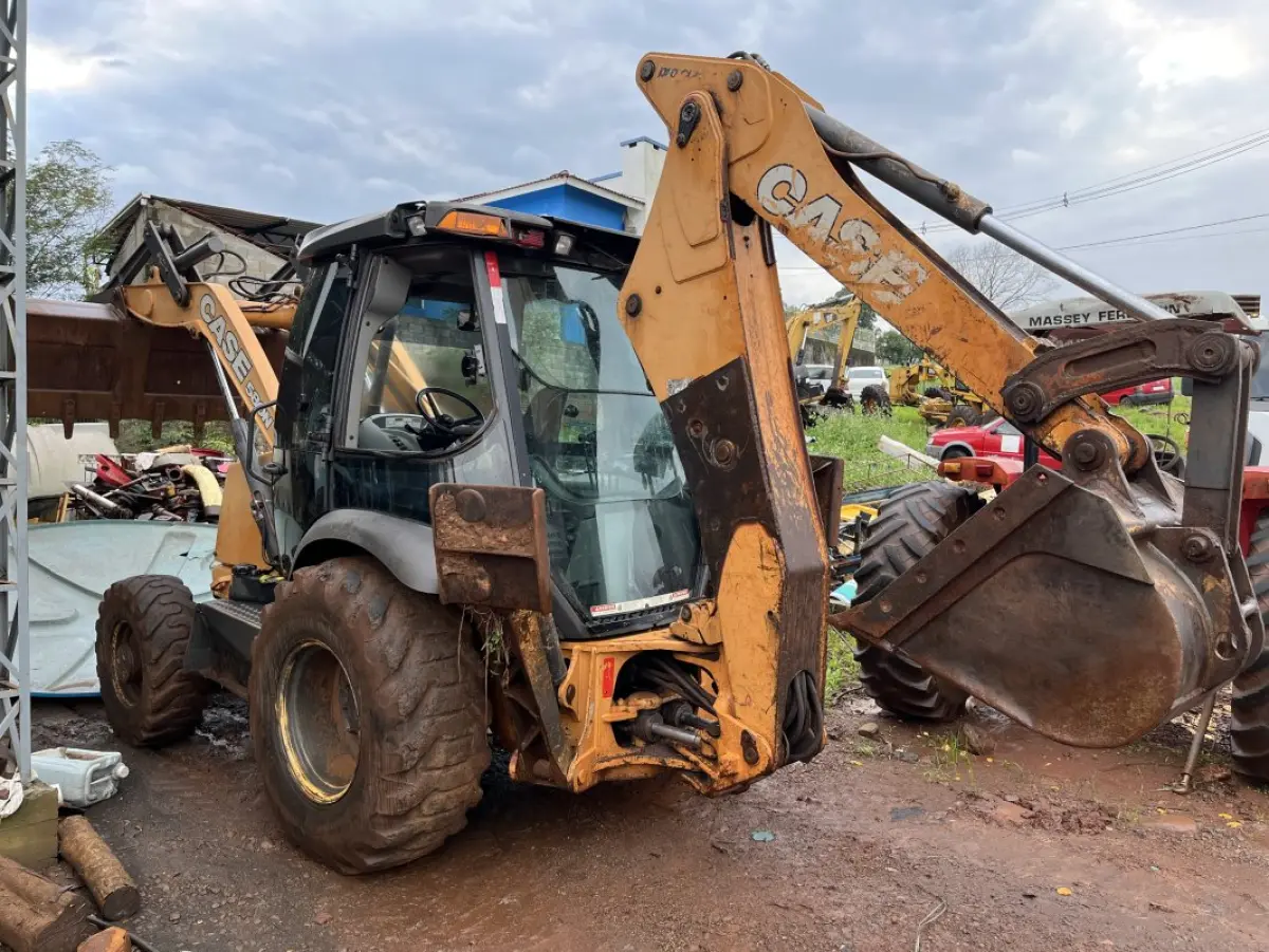 LOTE 022 - RETROESCAVADEIRA CASE - ANO 2019/ MODELO 2019