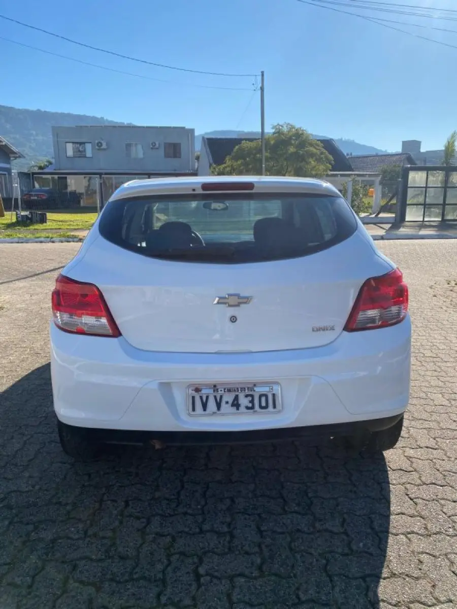 LOTE 007 - Chevrolet/Onix 1.4, ano 2015