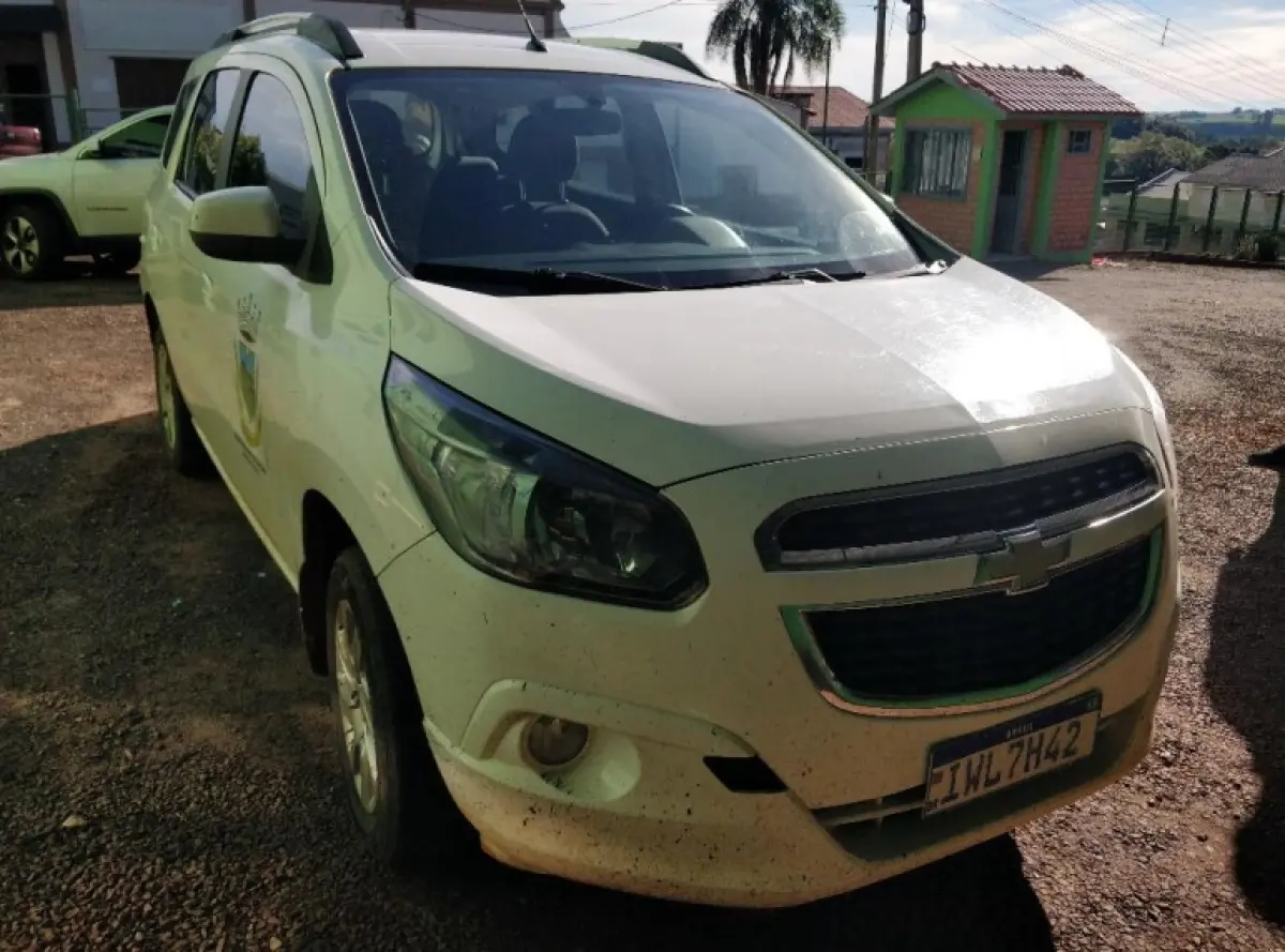 LOTE 003 - Chevrolet/Spin 1.8L MT LTZ, ano/mod.2015/2016