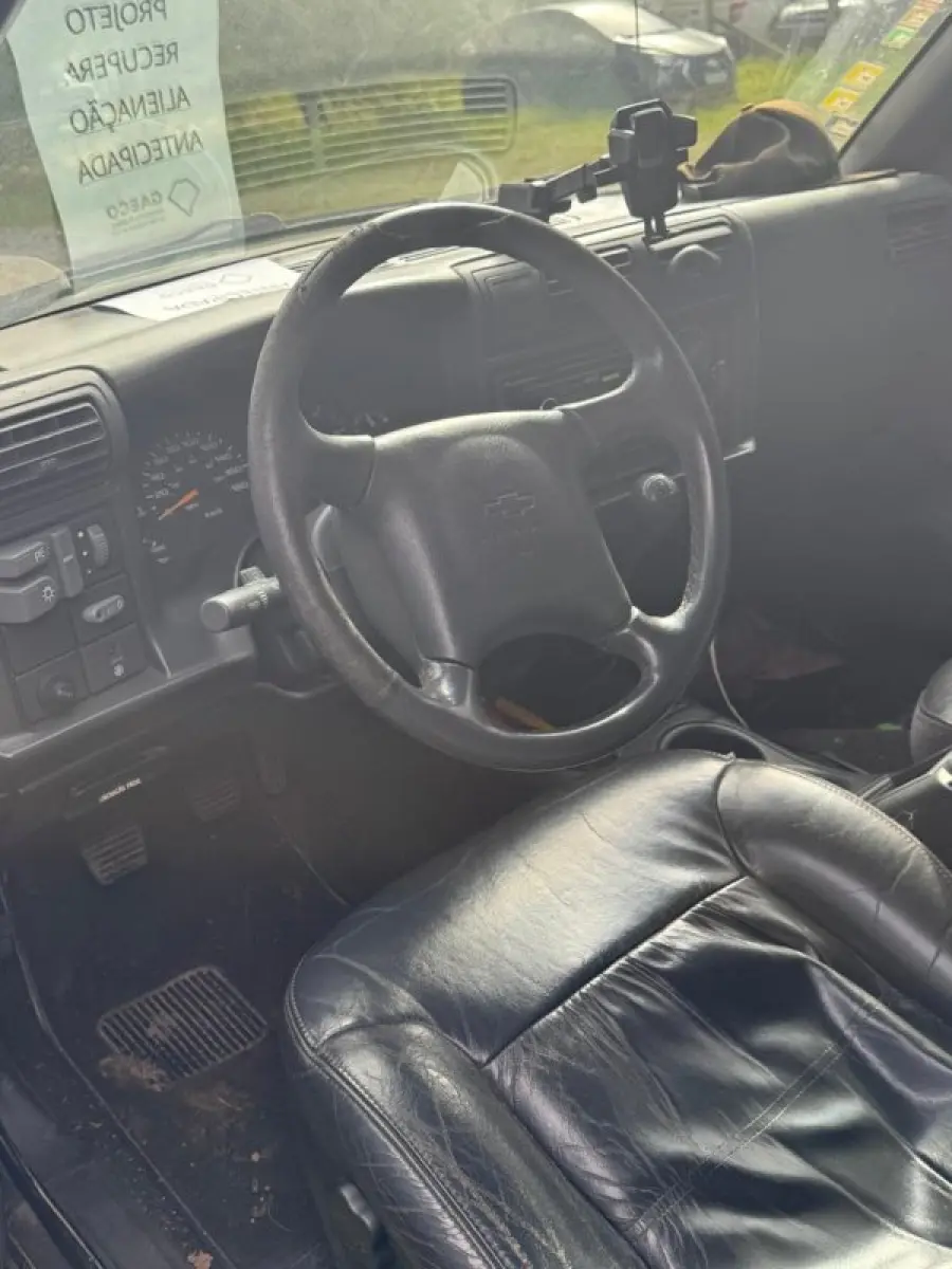 LOTE 001 - GM/S10 Executive D - Ano 1999 modelo 2000