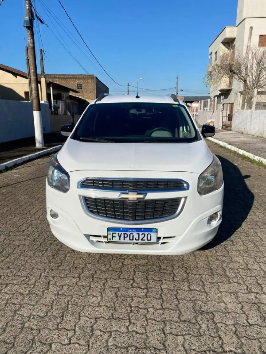 LOTE 006 - CHEVROLET SPIN 1.8 2015, COMPLETA, 5 lugares