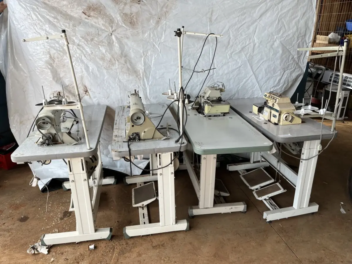 Foto de LOTE COMPOSTO POR MÁQUINAS DE COSTURA