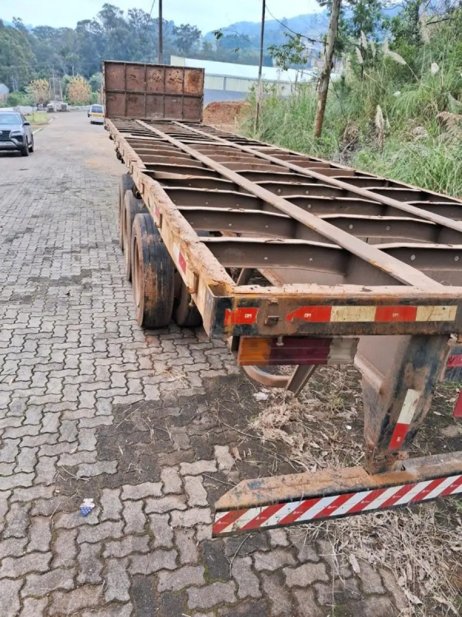 LOTE 004 - REBOQUE REB/RANDON SR GR TR - ano/modelo 1993/1993