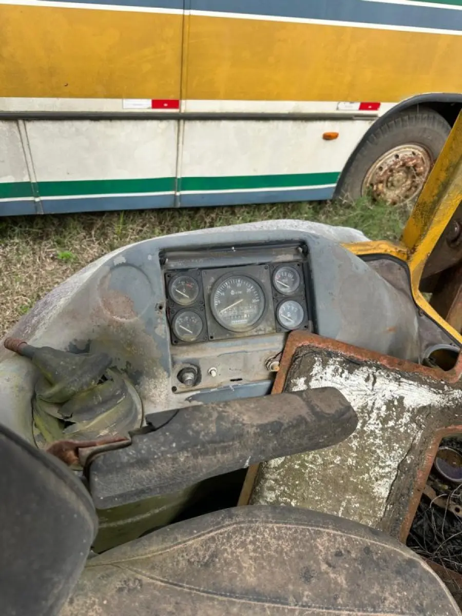 LOTE 001 - Retroescavadeira Randon RK406B 4x4 - ano 2006