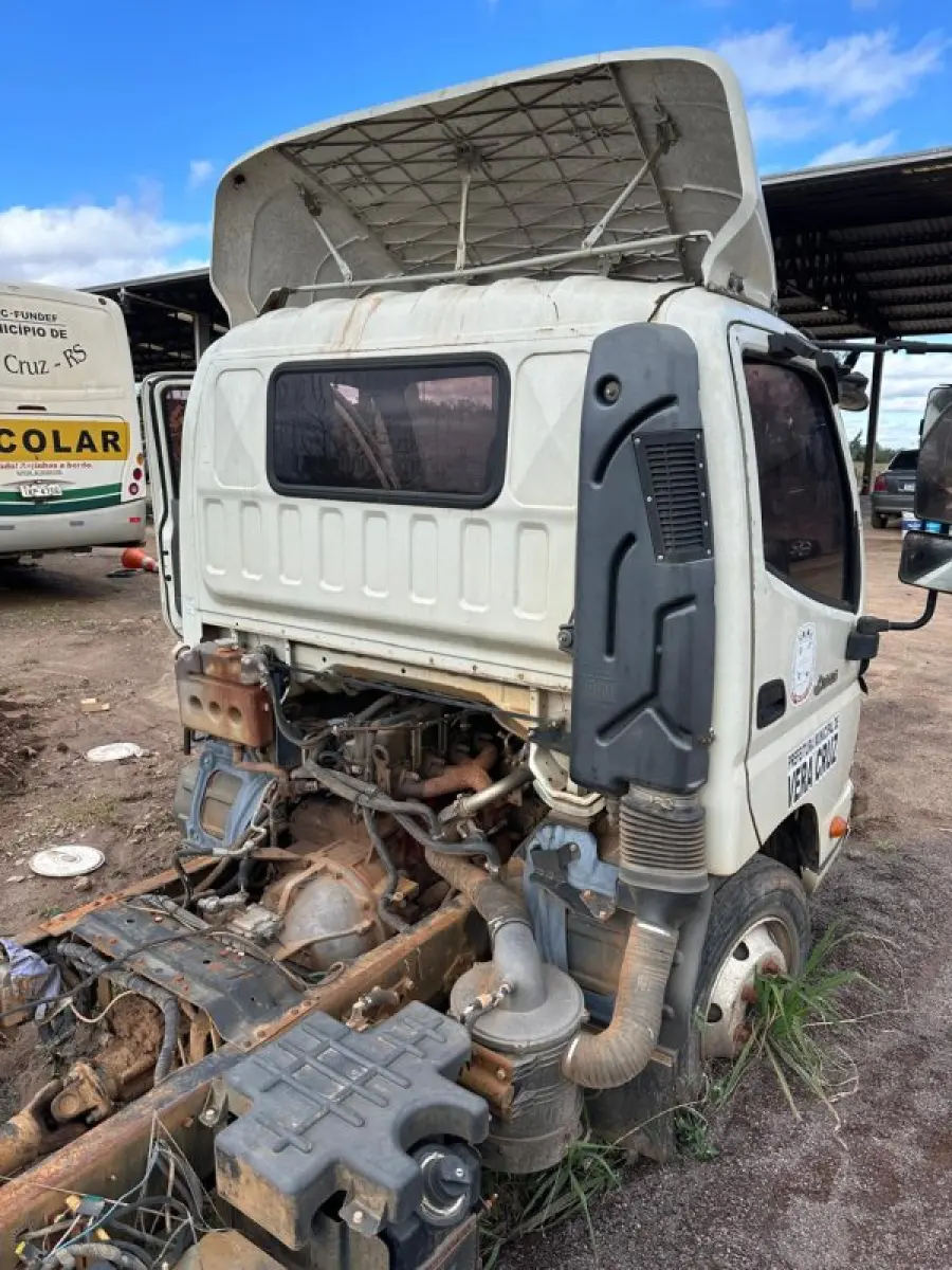 LOTE 010 - Caminhão Foton Aumark 10-16 DT 3.8 4x2 (diesel) - ano/mod. 2014