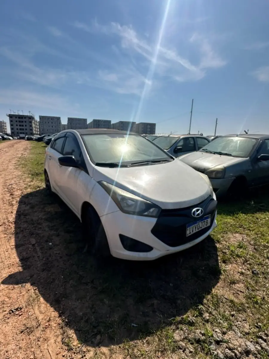 LOTE 006 - HYUNDAI/HB20S 1.6M COMFORT - Ano/modelo 2014/2015