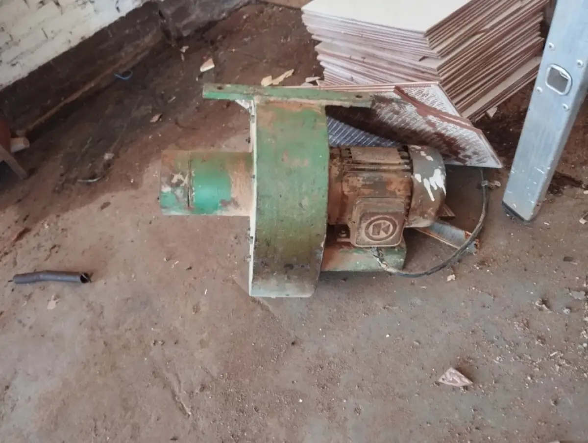 LOTE 013 - Exaustor 102 A 3HP.