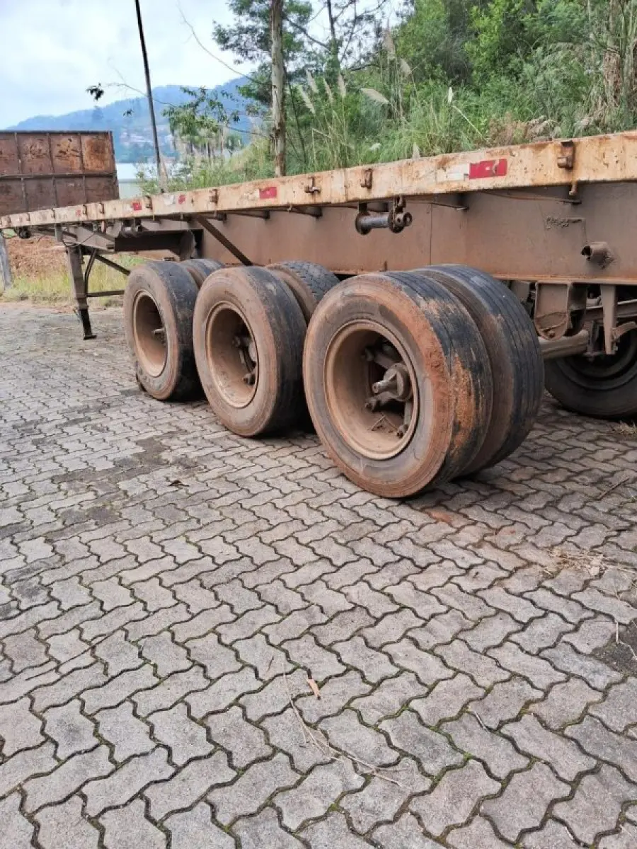 LOTE 004 - REBOQUE REB/RANDON SR GR TR - ano/modelo 1993/1993