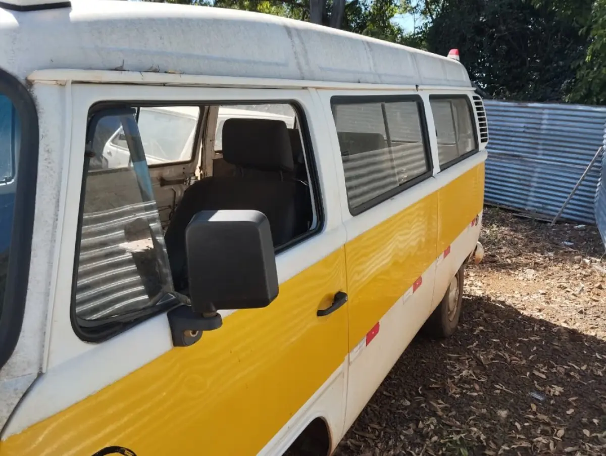 LOTE 003 - VW/KOMBI 1.4, ano 2010