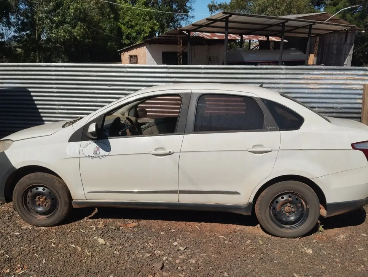 LOTE 002 - Fiat Siena Essence 1.6, ano 2013