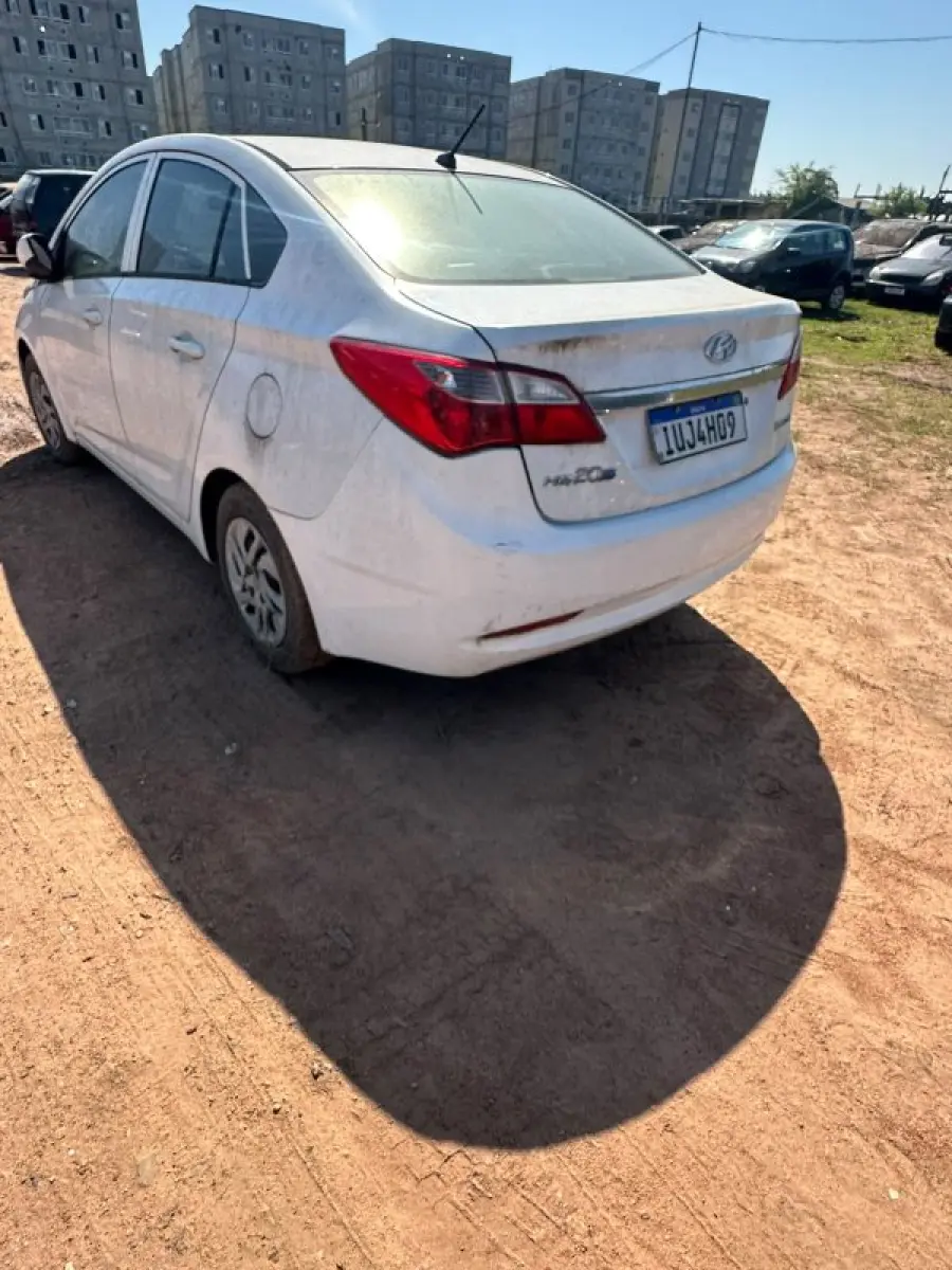 LOTE 001 - HYUNDAI/HB20S 1.6M - Ano/modelo 2013/ 2014
