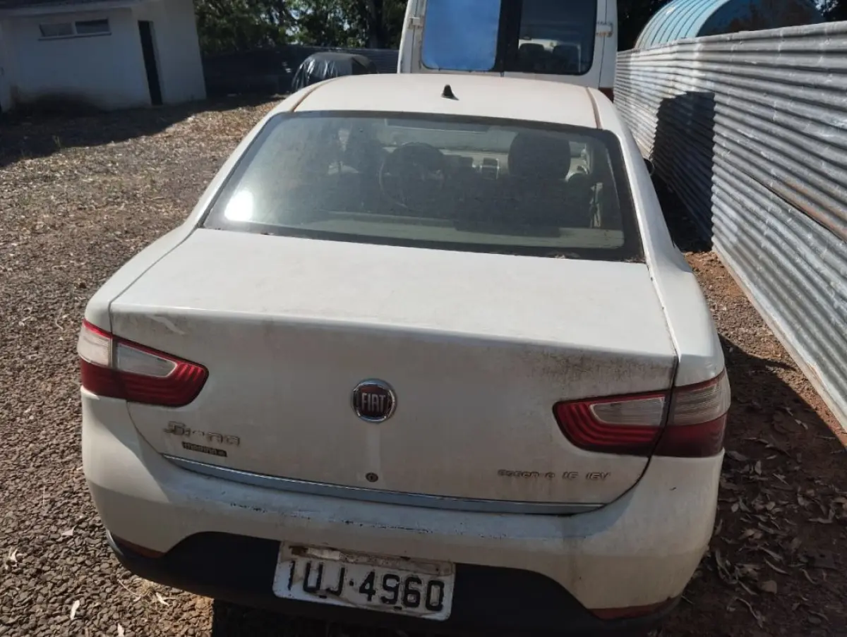 LOTE 002 - Fiat Siena Essence 1.6, ano 2013