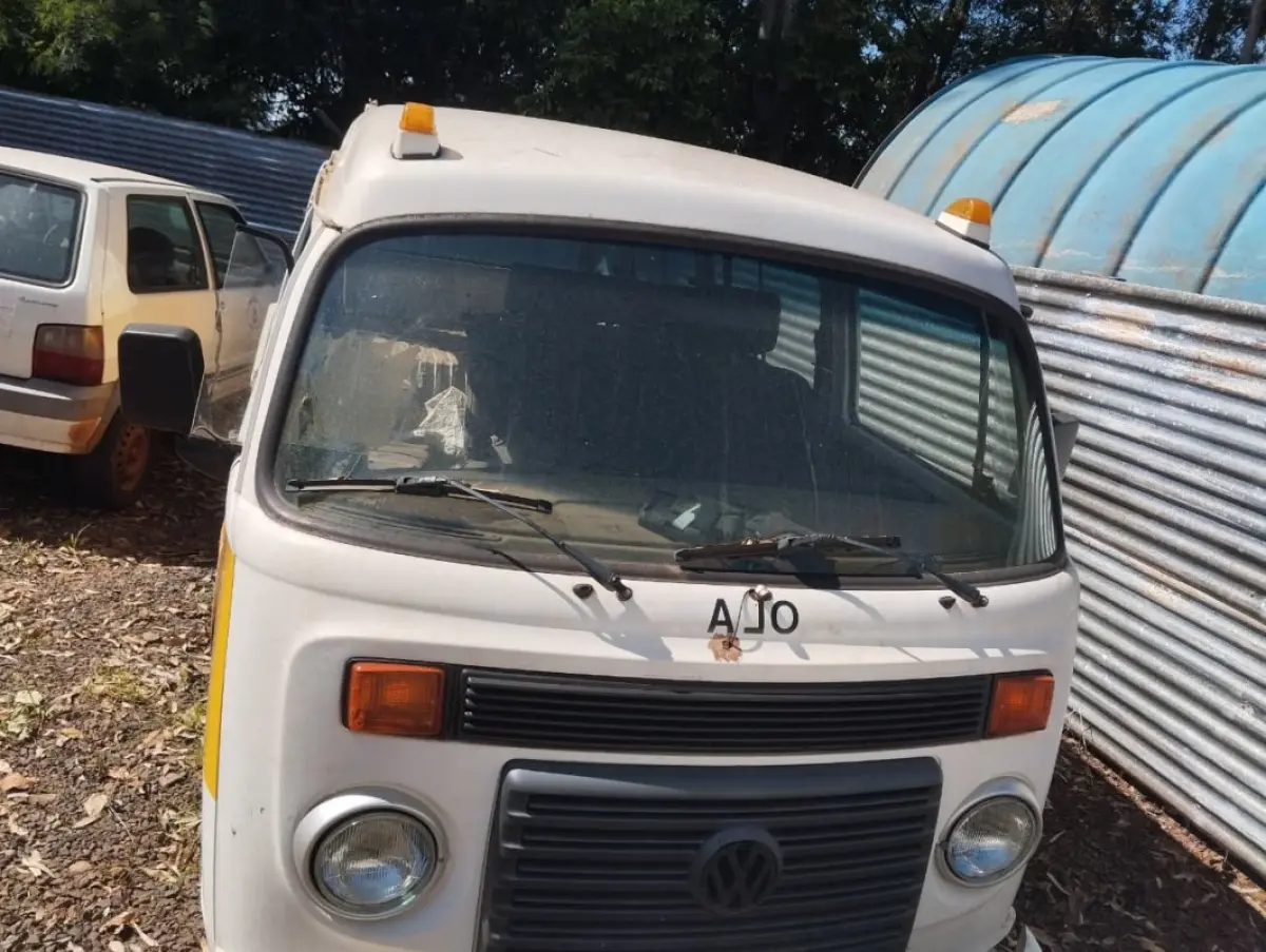 LOTE 003 - VW/KOMBI 1.4, ano 2010