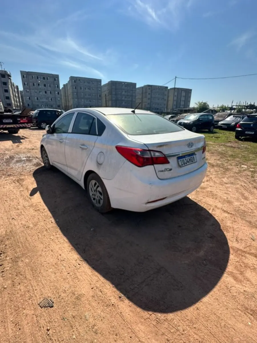 LOTE 001 - HYUNDAI/HB20S 1.6M - Ano/modelo 2013/ 2014