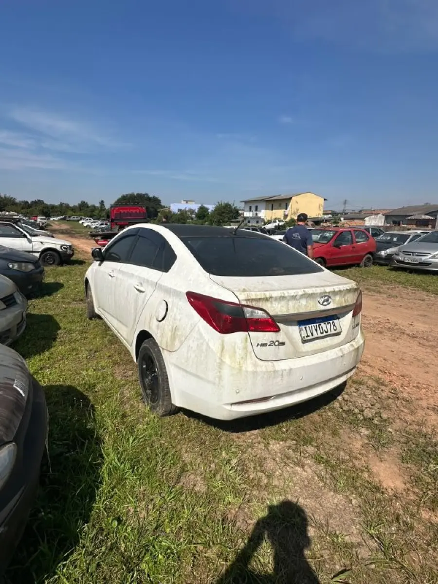 LOTE 006 - HYUNDAI/HB20S 1.6M COMFORT - Ano/modelo 2014/2015