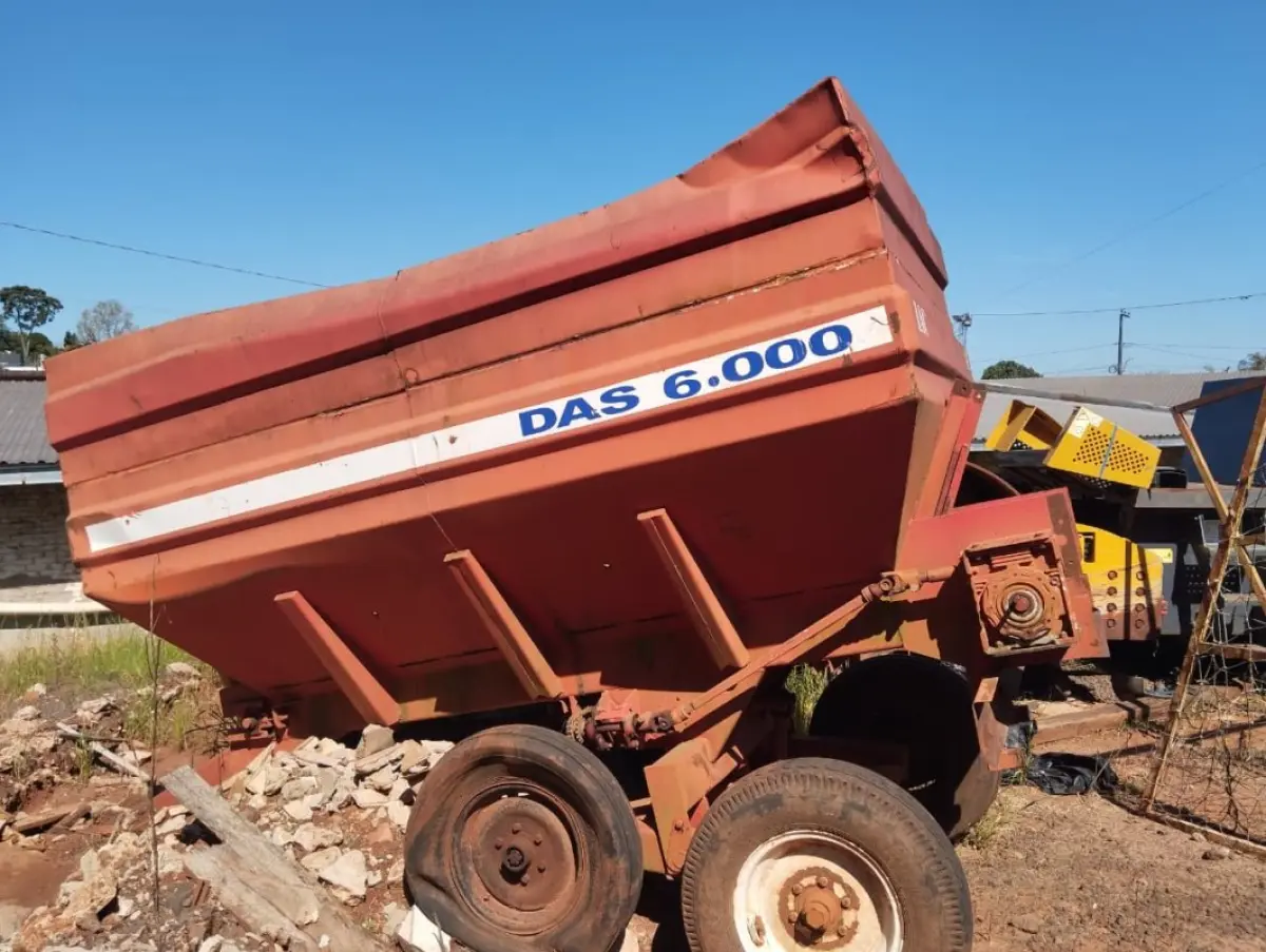 LOTE 012 - Distribuidor de adubo e calcário DAS 6000 (IAC)