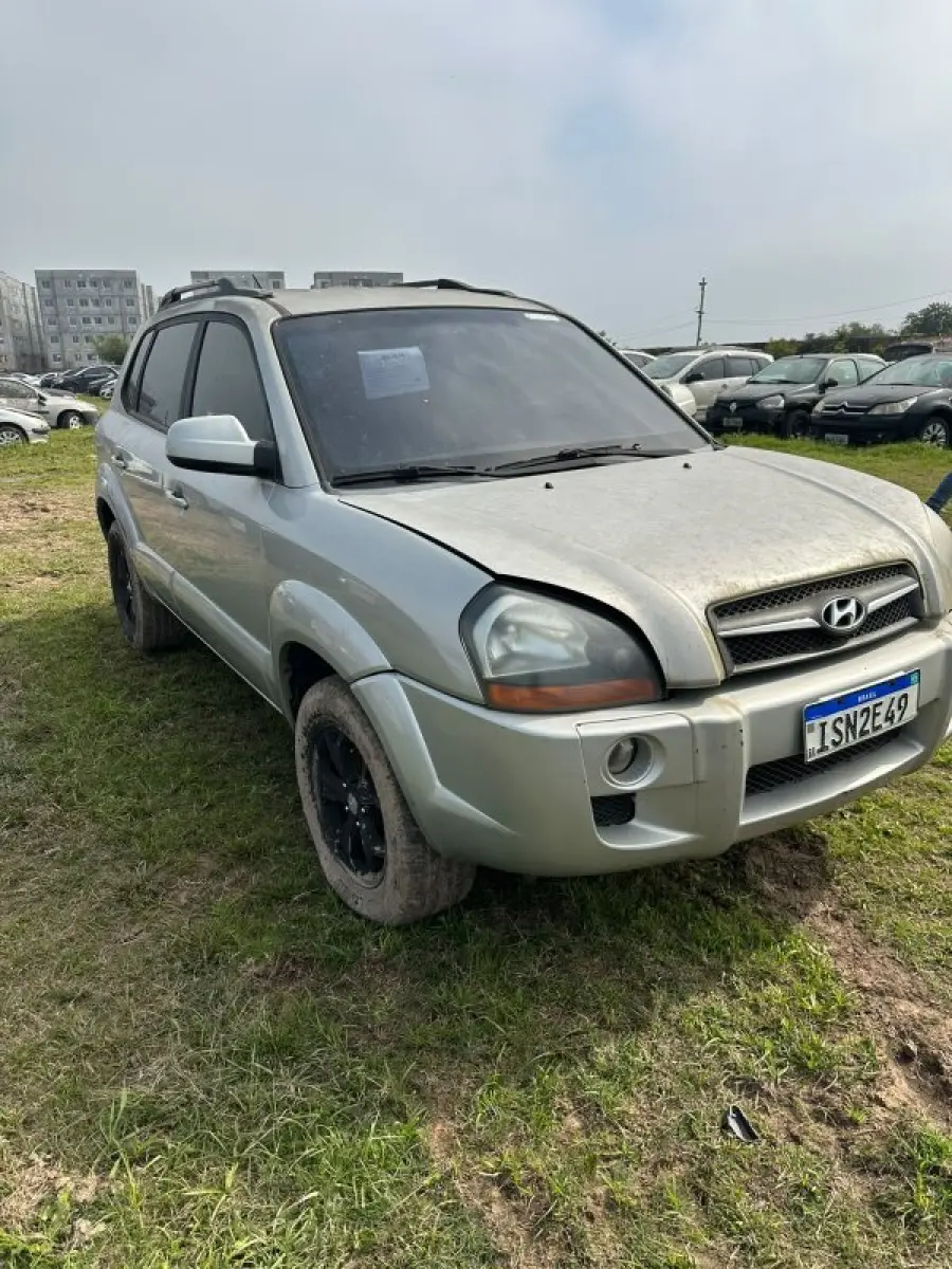 LOTE 002 - HYUNDAI/TUCSON GLSB - Ano/modelo 2011/2012