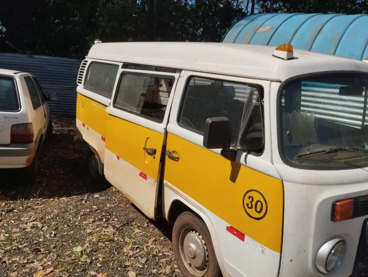 LOTE 003 - VW/KOMBI 1.4, ano 2010